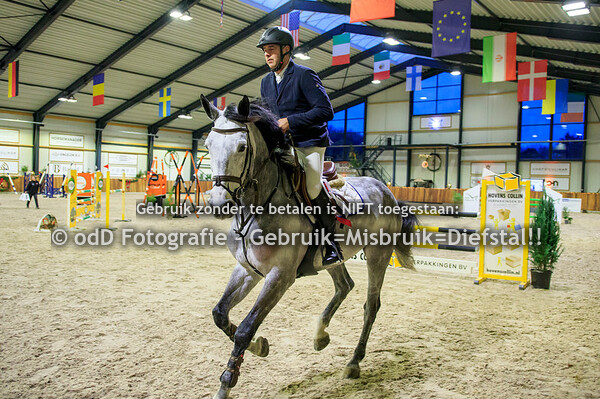 Jumping Indoor Leunen Paarden 120 05-01-24
