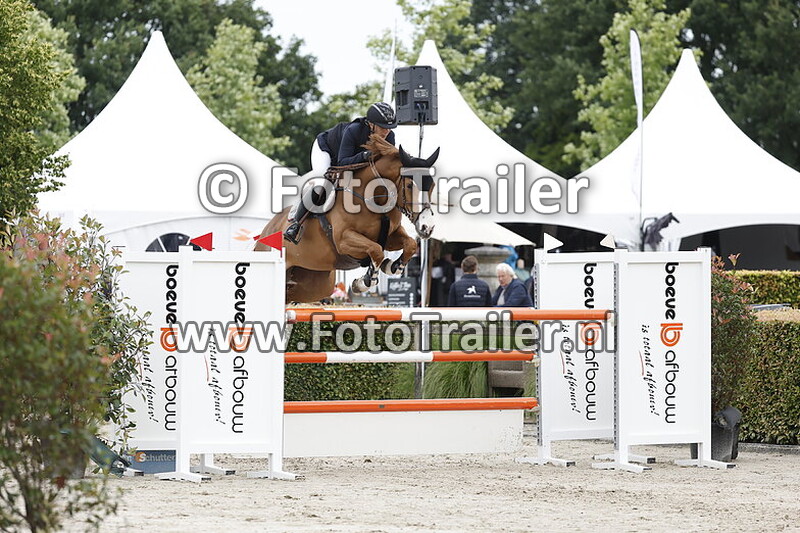 julia houtzager kayser