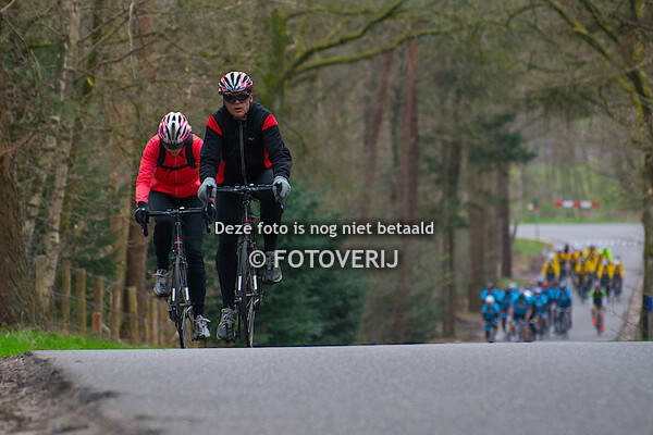 RACEFIETS TOERTOCHTEN