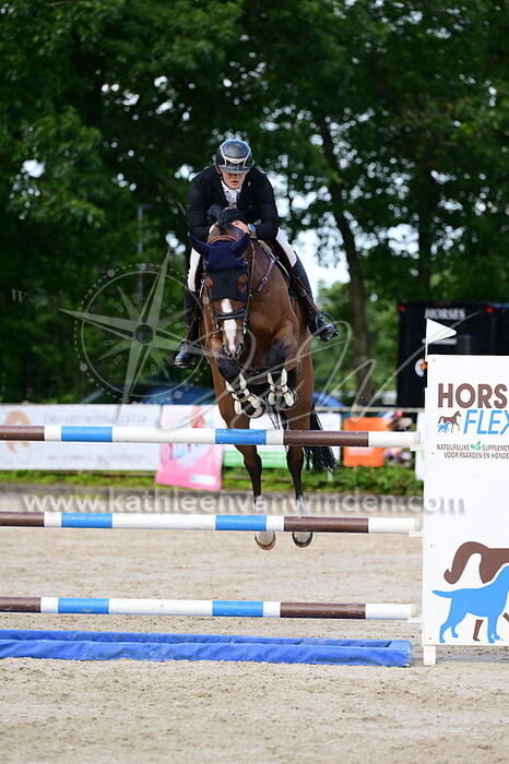 Egor Shchibrik - Emir du Moens Harcour