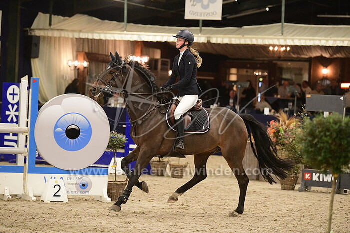 Evi Peemen - Jarrant V