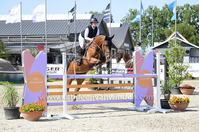 Lily Linnen - Gianna