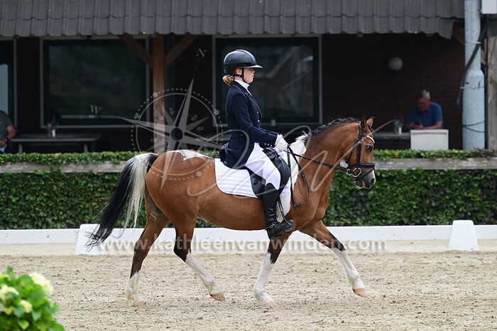 Emilie Ouwehand - Chinook v.d. Robinshoeve