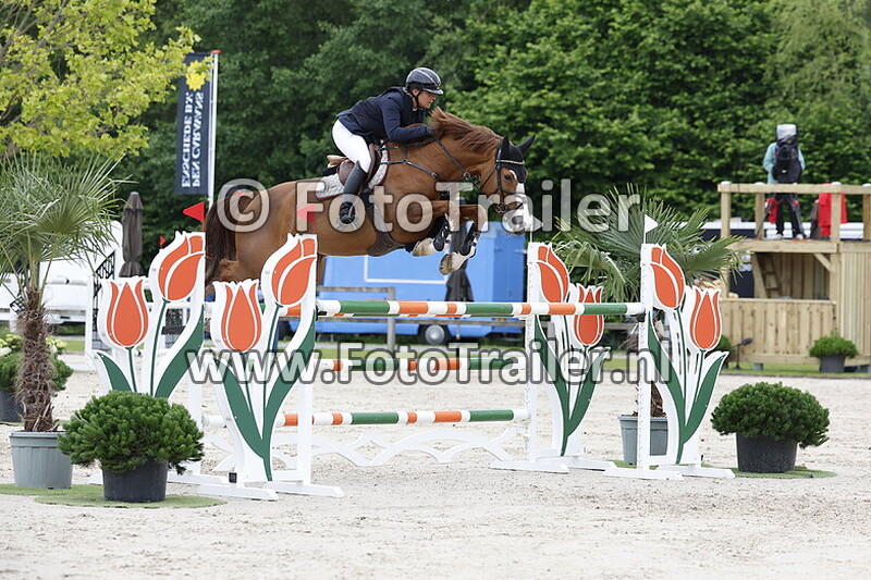 julia houtzager kayser