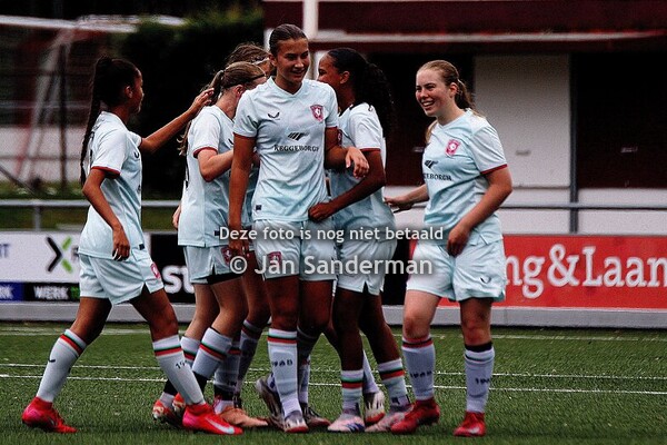 Excelsior'31 JO15/1 verliest met 3-1 van FC Twente Meiden O17