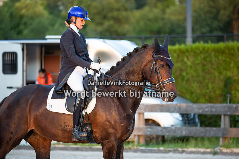 Chantal Neeleman - Desiree