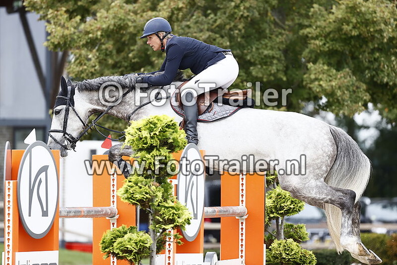 julia houtzager kayser