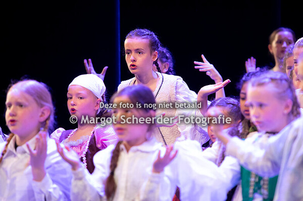 1. De nieuwe koning_Openingslied