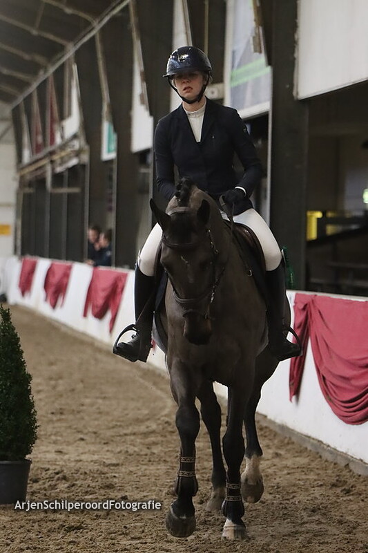 Indoor Hartje Drenthe 14-01-2023 Prijsuitreiking 100cm 2e Parcours