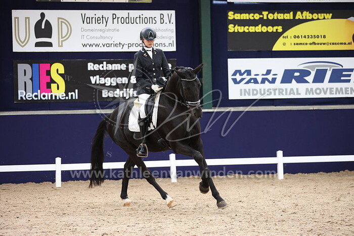 Laura van den Oord - London