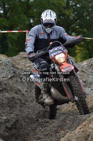 Spatborden oranje/rood OTR Tubbergen 20-10-2024