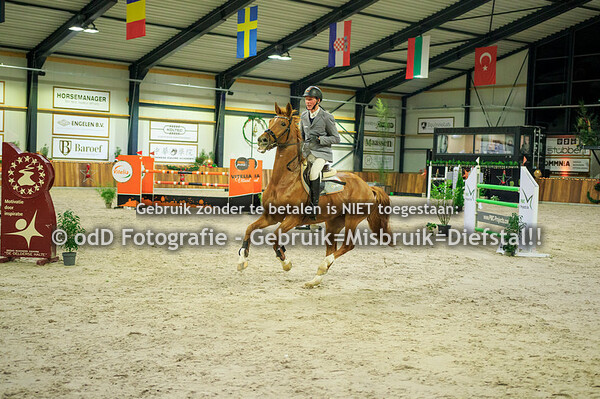 Jumping Indoor Leunen Paarden 135 05-01-24