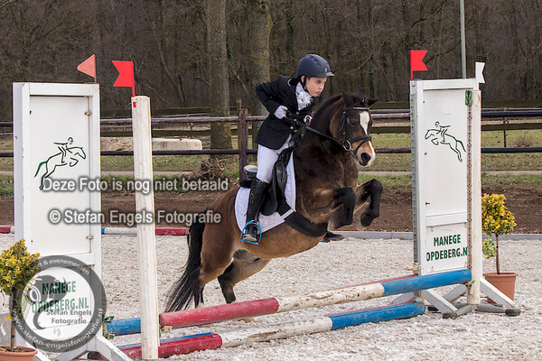 2018-03-31 Oefenspringen Pony's manege op de berg