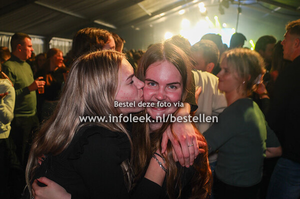 01-12-2024 Feest in de tent Marum