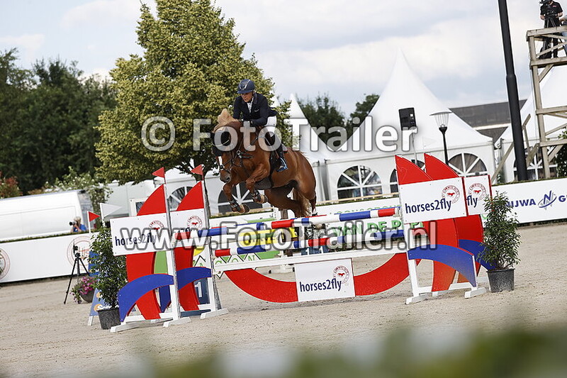 julia houtzager kayser