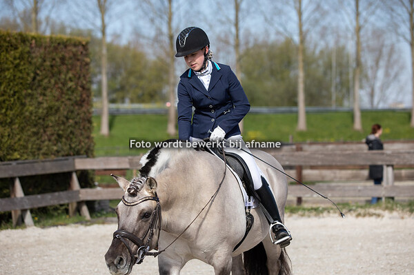 Cynthia van den Burg - Nona