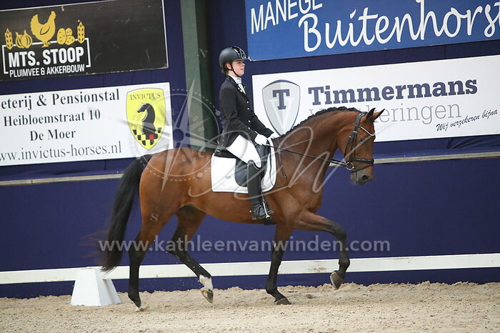 Laura Claassen - Kamora