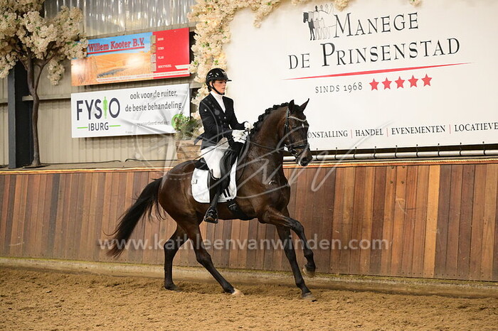 Annemijn Boogaard - So Legend