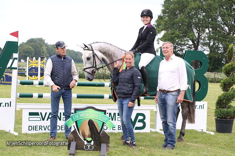 Hippisch Holtrijk Grolloo 05-07-2019 Wolden Cup 4 jarigen Prijsuitreiking