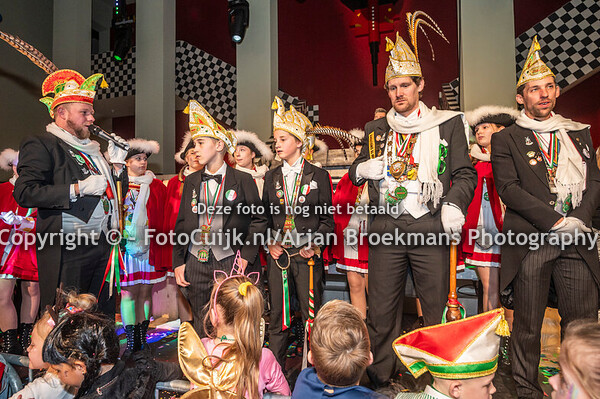 Jeugdcarnaval in het Huis van Cuijk