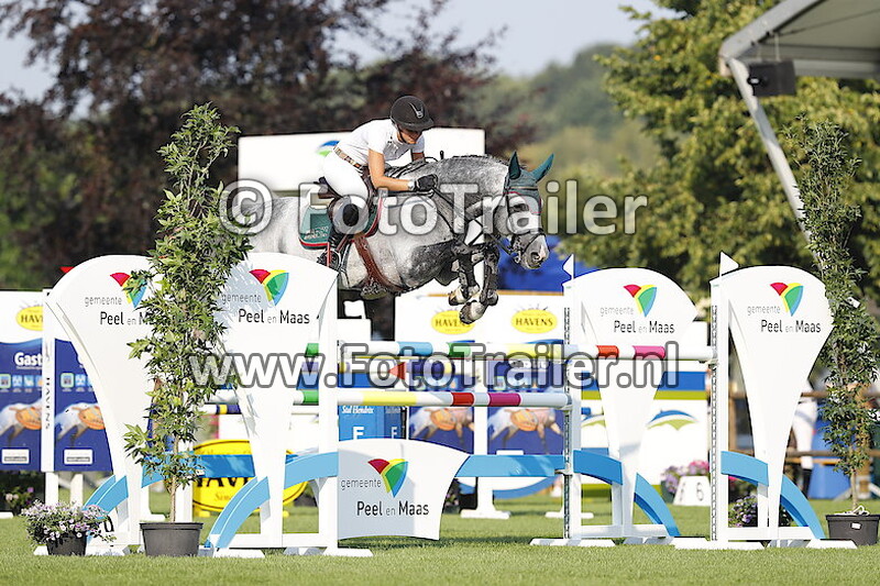 Monique van den Broek