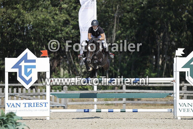 kimberley van der mik