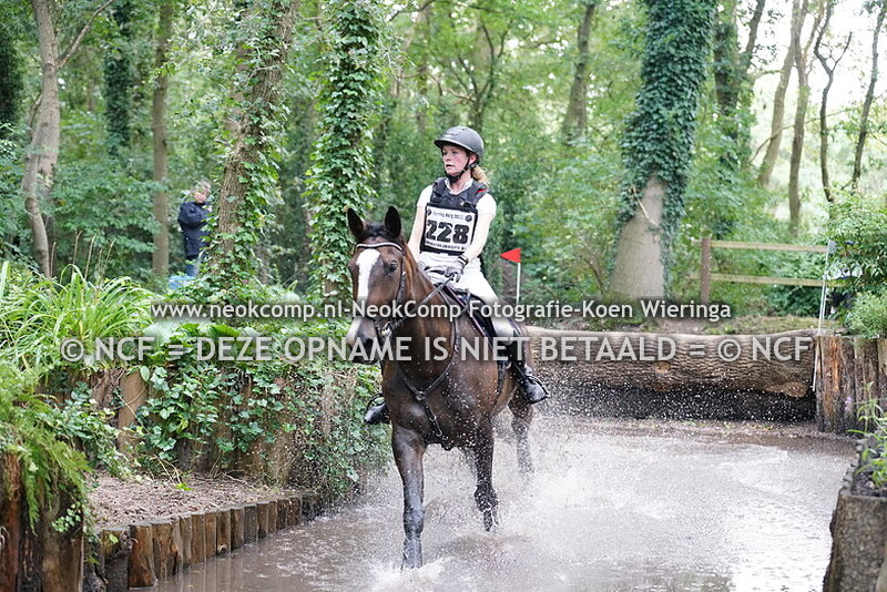 2023-08-27 Norg, SWG Norg Eventing -waterbak