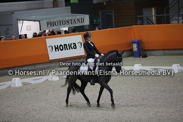 Renee van de Borne met Bugatti (v. Mikel)
