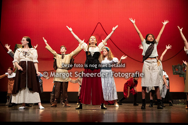 09 Openingsscène Scène 1 - De Nieuwe Koning