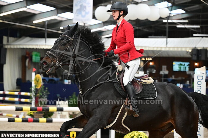 Britt Bakker - Beluga