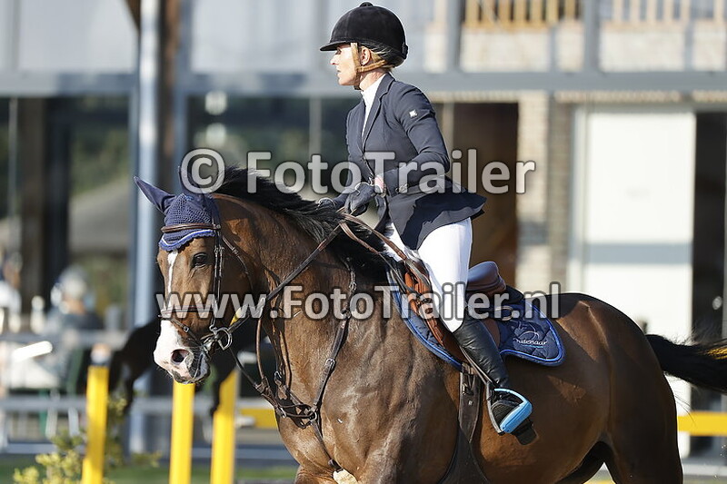 sandra van den outenaar