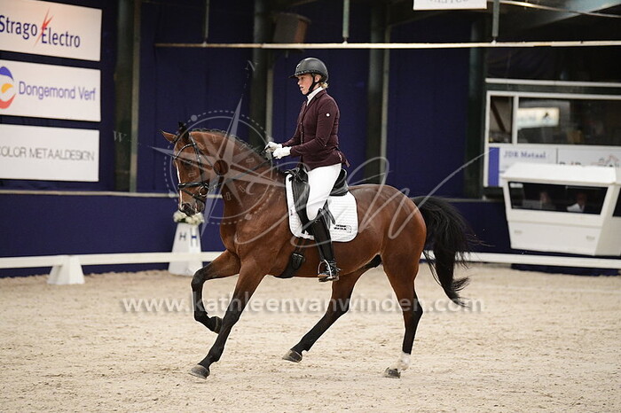 Debbie van Dijk - Dancing Queen VL