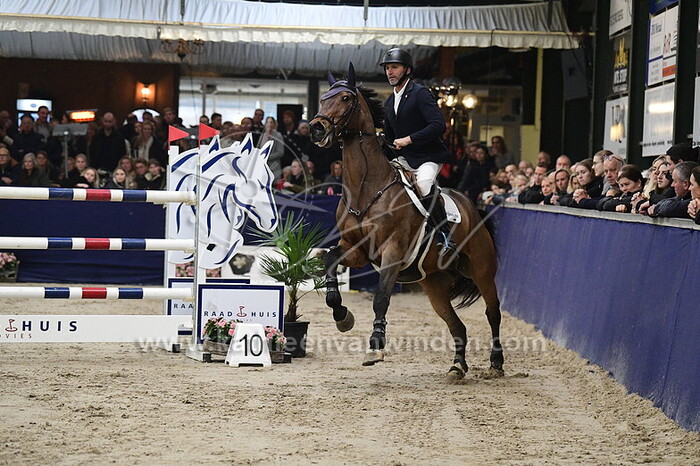 Benjamin Pieters - Waka Waka