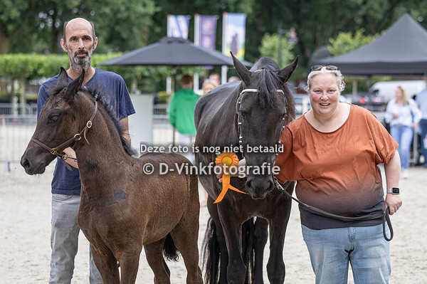 63. Doutzen van de Gekahoeve