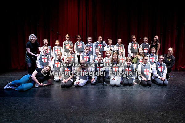 04 Scène 4 - Ridders van de Ronde Tafel