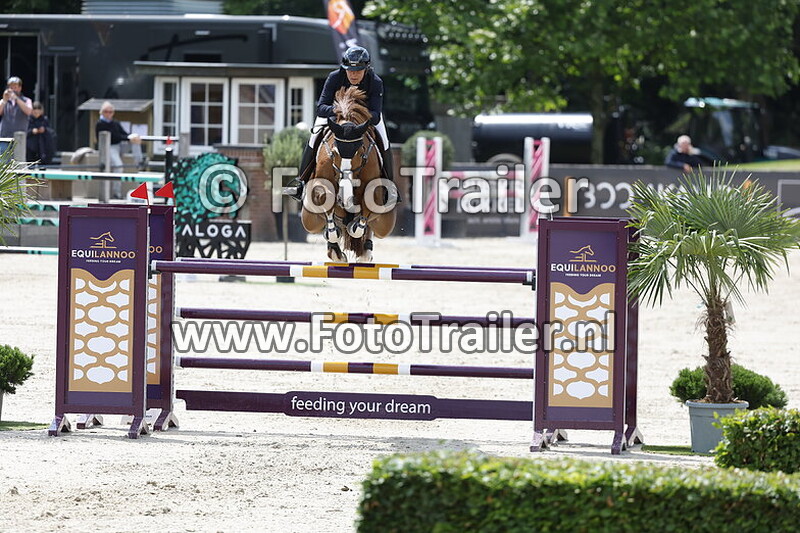 julia houtzager kayser