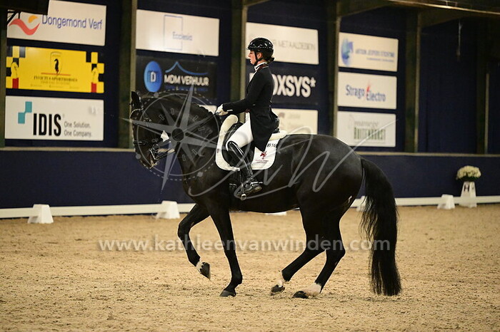 Amber Hage - Kanero-Utopia