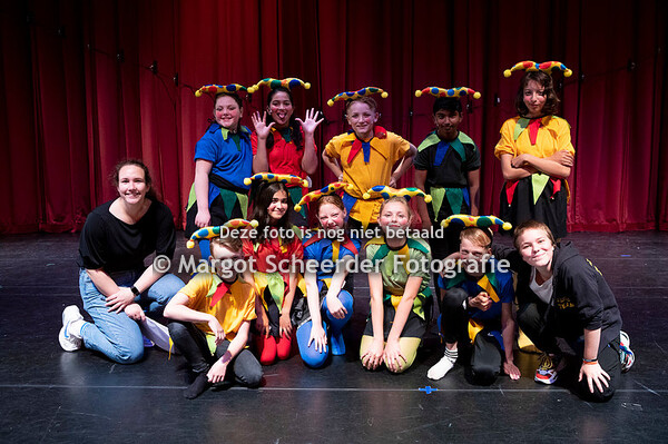 12 Scène 12 - De Narren