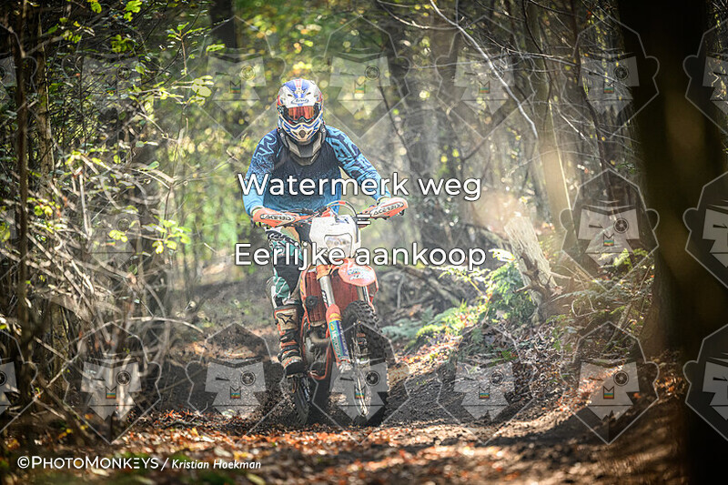 -- ONLINE -- OTR Markelo - Locatie Bos - Spatborden oranje en rood