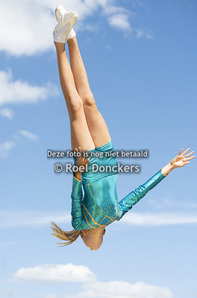 20220828 [DES] Beverse Feesten blauwe lucht achtergrond