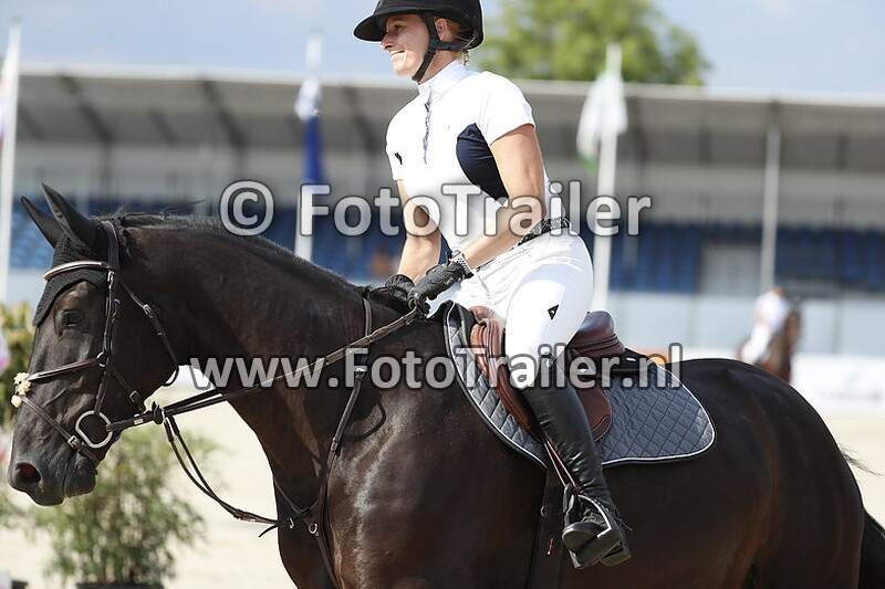 anneke niels van wijngaarden