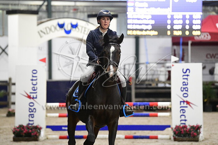 Samantha Mast - Orenia