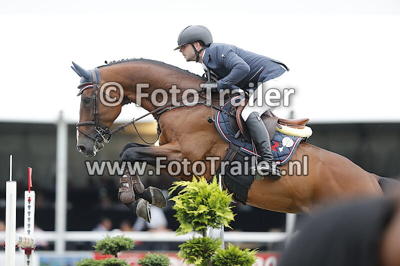 Marton Benedek Schneider