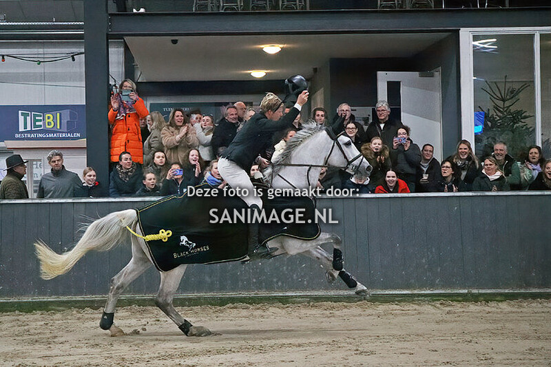 De Voornruiters springen paarden 18-01-2025 140 cm