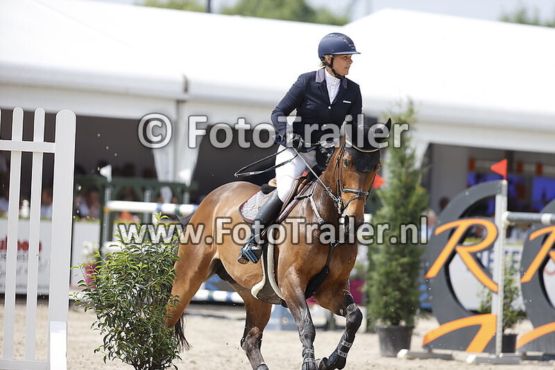 julia houtzager kayser