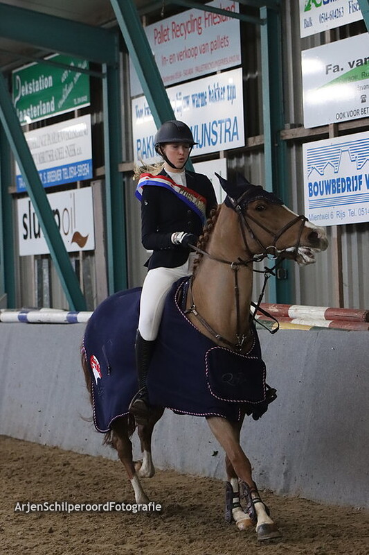 Friese Indoor Kampioenschappen 19-02-2023 Prijsuitreiking Pony's 70-120cm
