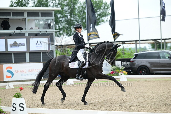 Leonie Richter - Most Wanted Nero von Bellin