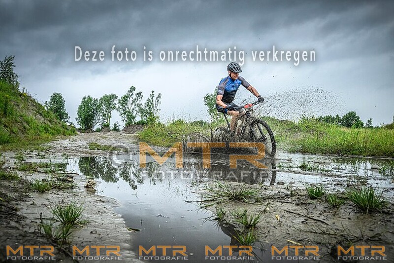 -- ONLINE -- locatie 2 - Hel van Harkema, 63km na de start - Door de Sahara