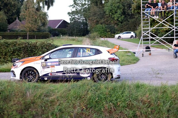 21. Mitchel van den Brink - Bart van Heun