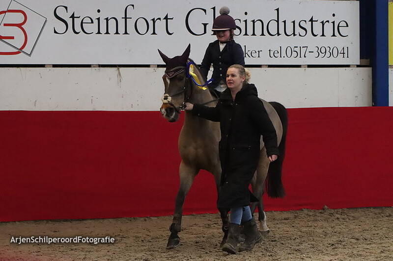 Jumping Franeker 10-12-2022 Pony's 60cm + Prijsuiteiking